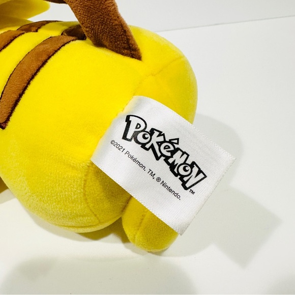 NWT Jazwares Pokemon Pikachu Sitting 10” Plush - Picture 7 of 7